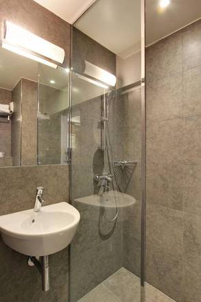 Hotel Alhambra, Paris