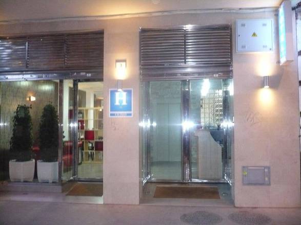 Hotel Trebol, Malaga