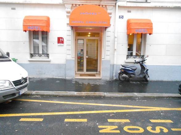 Abricotel, Paris