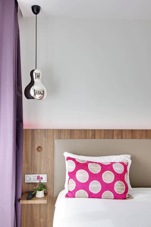Hotel Alhambra Paris Review By Eurocheapo